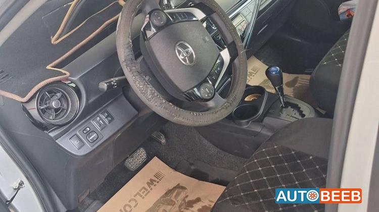 Toyota Prius C 2018