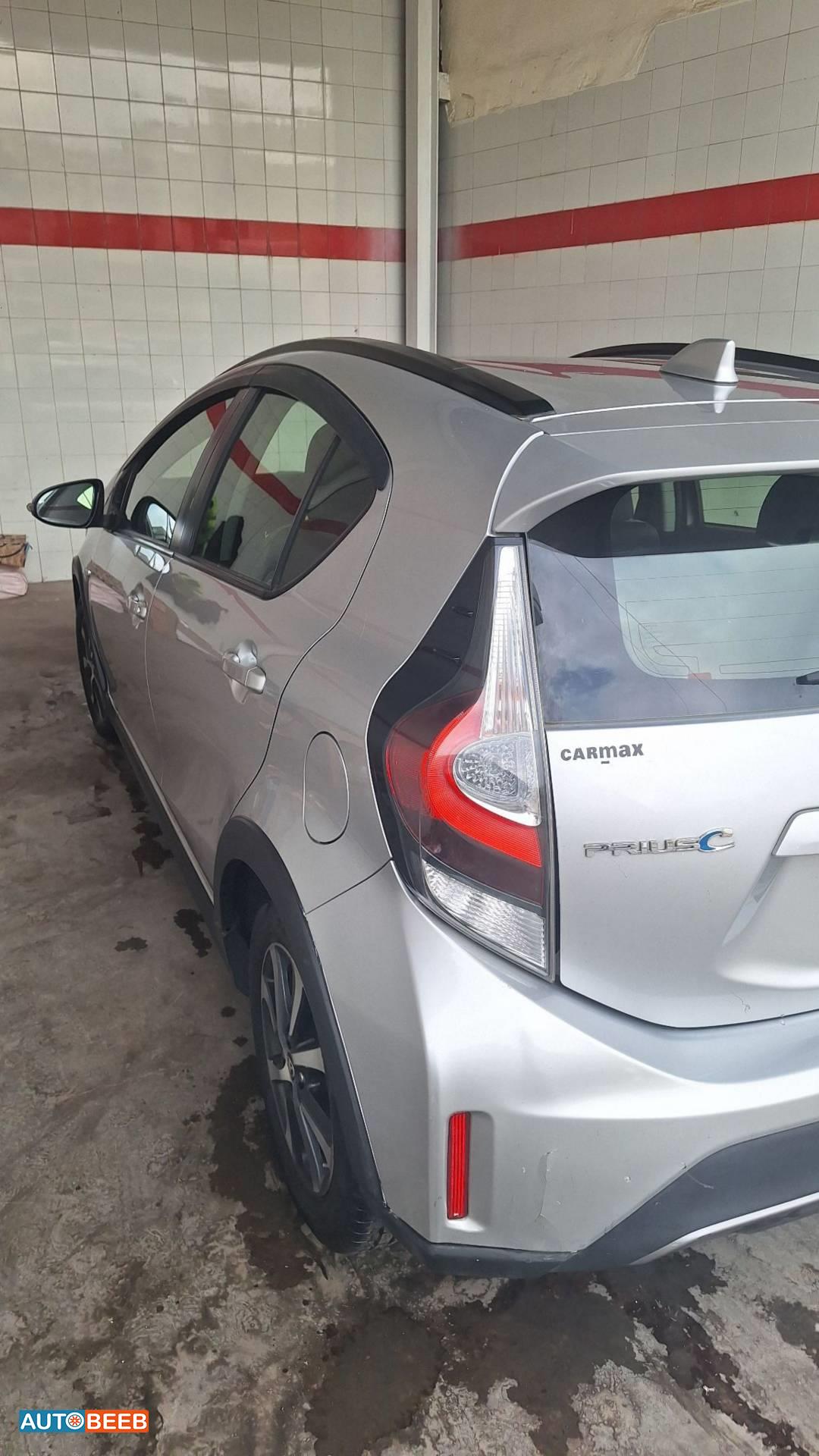 Toyota Prius C 2018