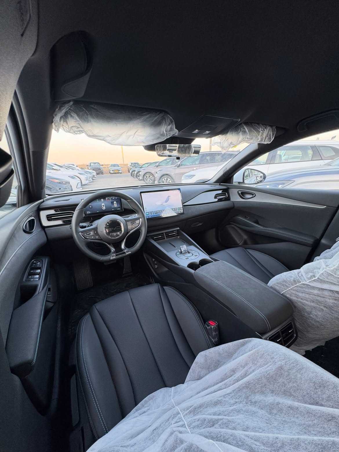 بي واي دي سيل 2025