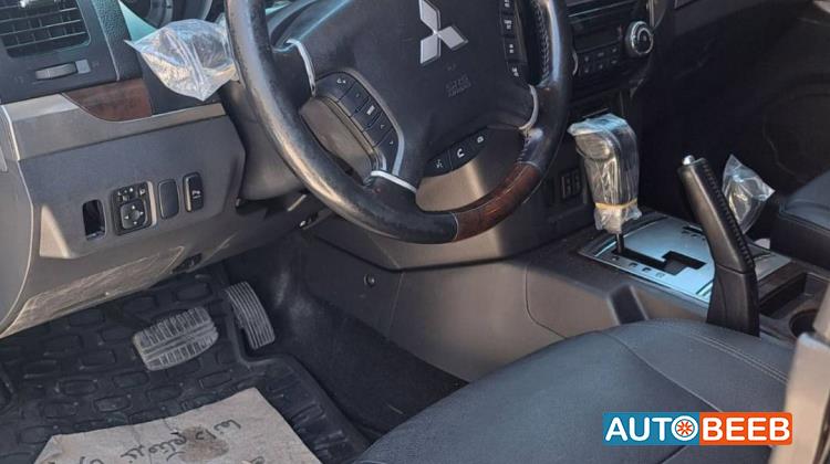 Mitsubishi Pajero 2018