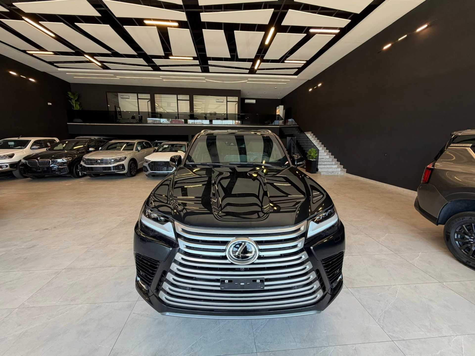 Lexus LX600 2025