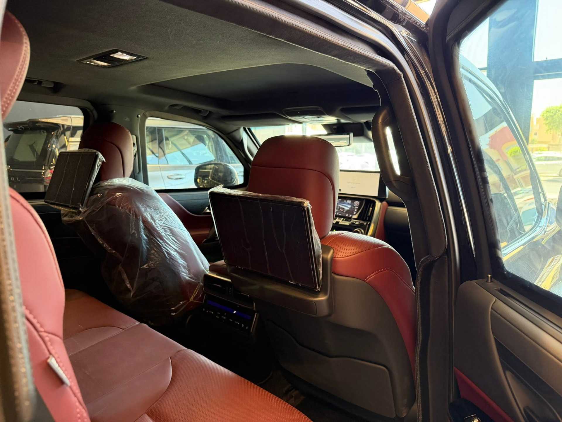 Lexus LX600 2025