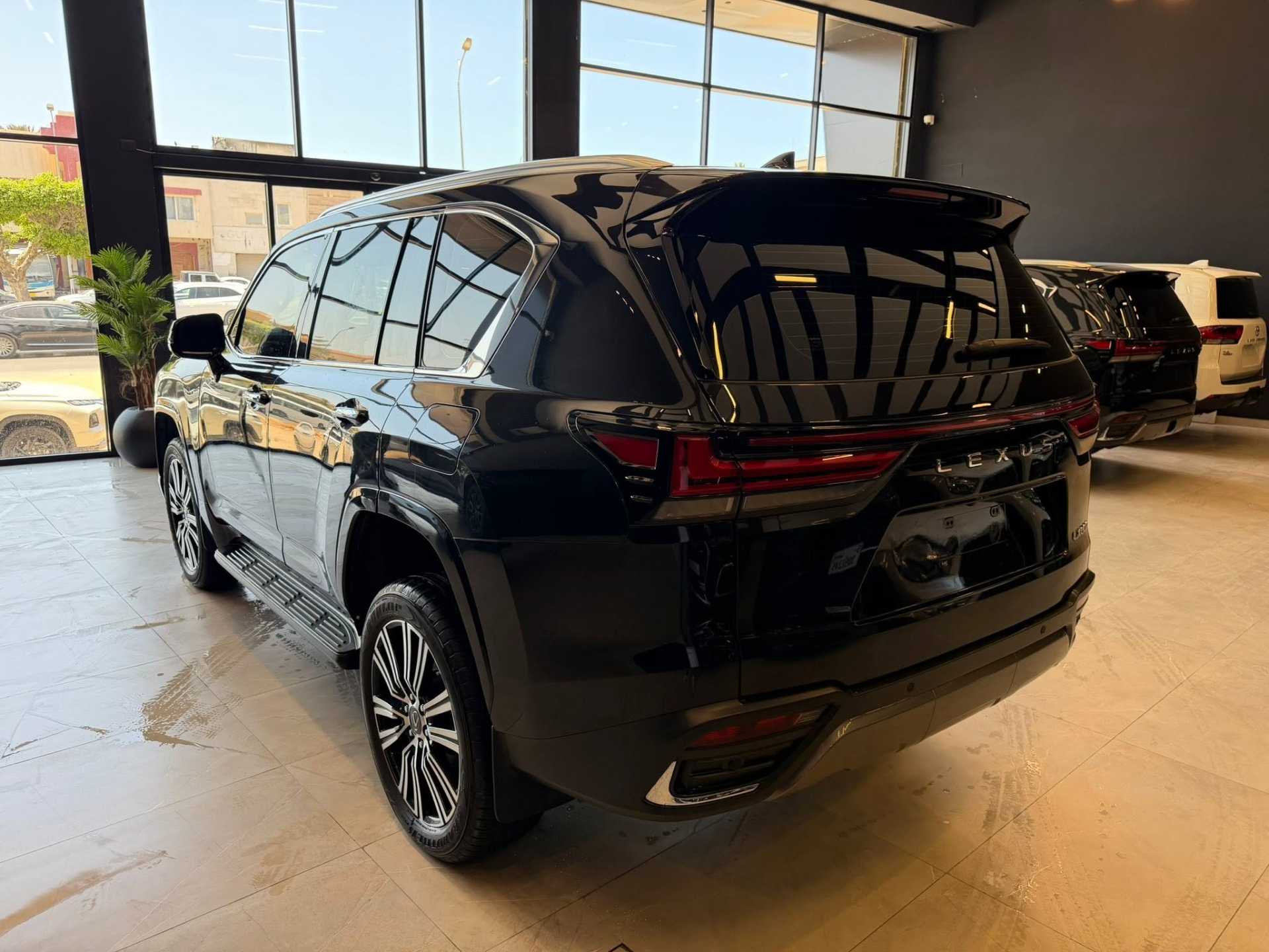 Lexus LX600 2025
