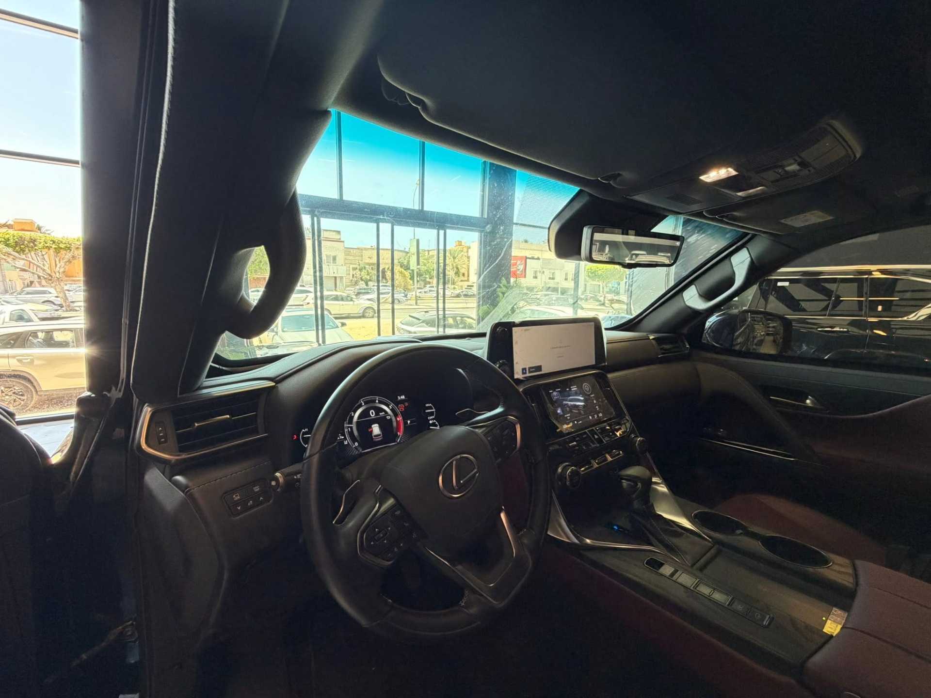Lexus LX600 2025