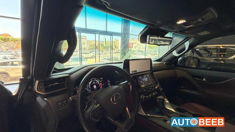 Lexus LX600 2025