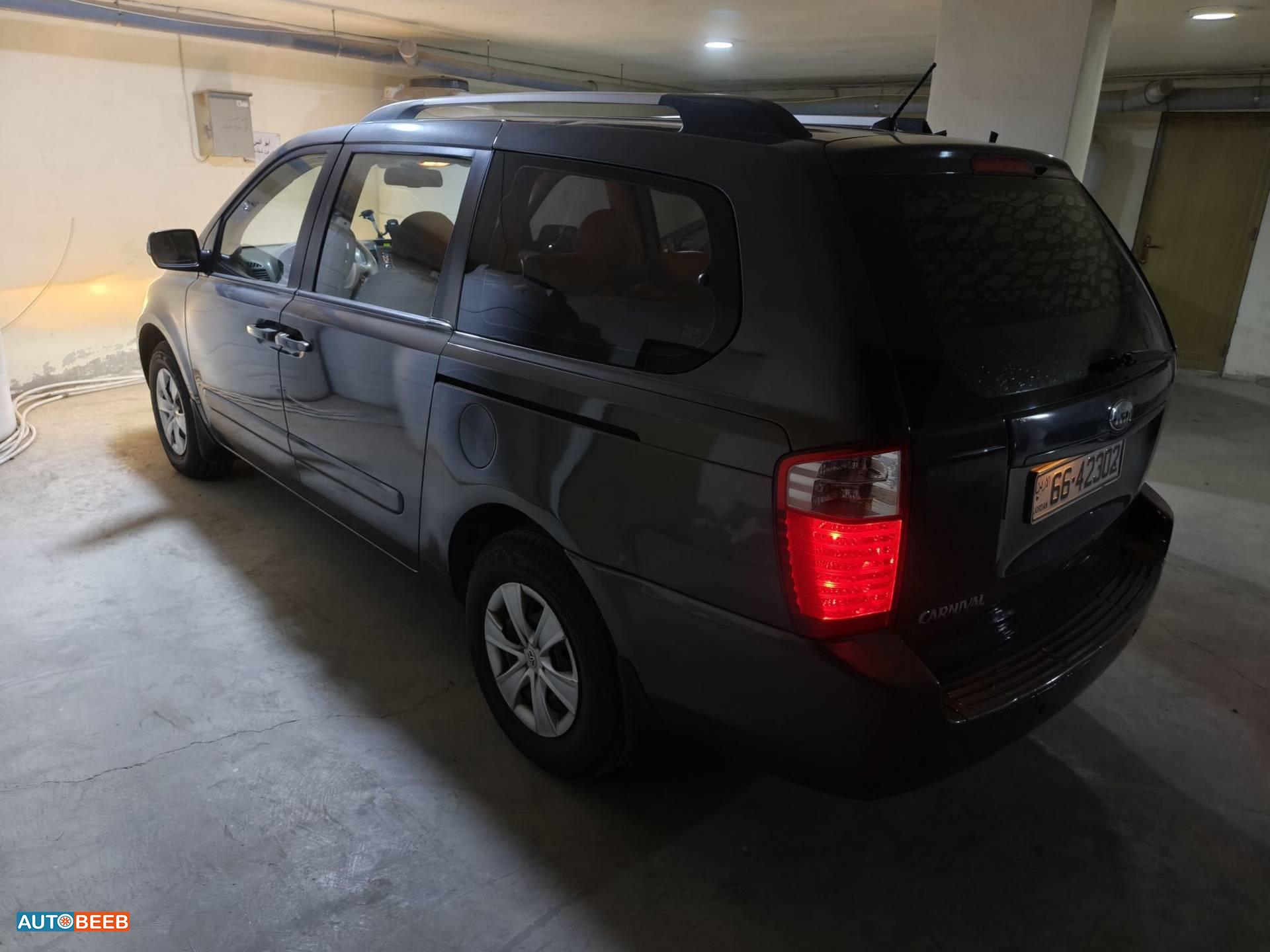 KIA Carnival 2013