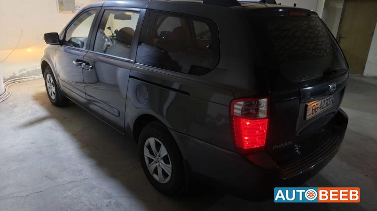 KIA Carnival 2013
