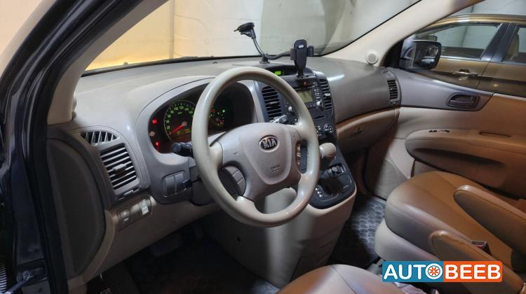KIA Carnival 2013
