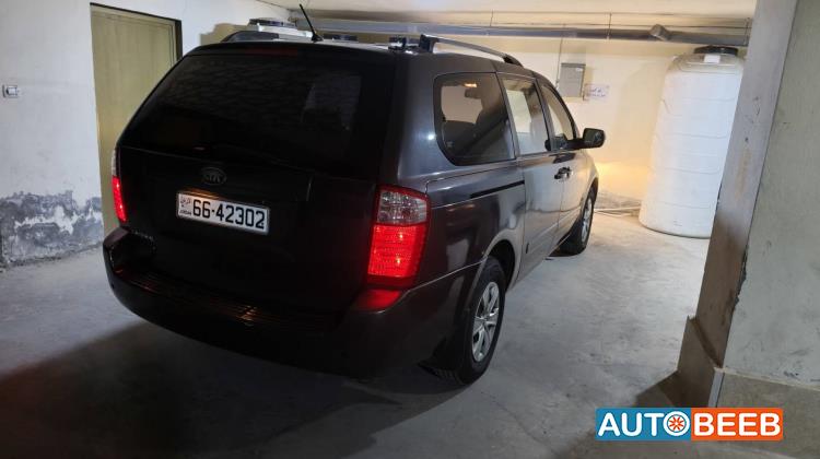 KIA Carnival 2013