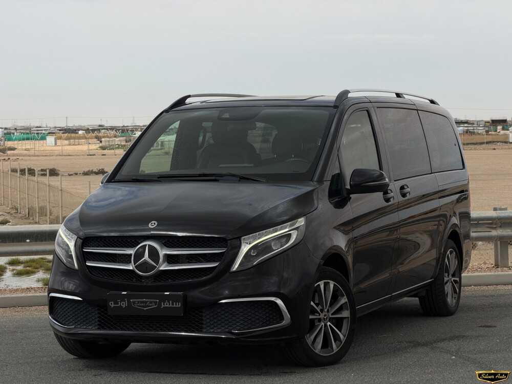 ميني باص مرسيدس بنز 2022