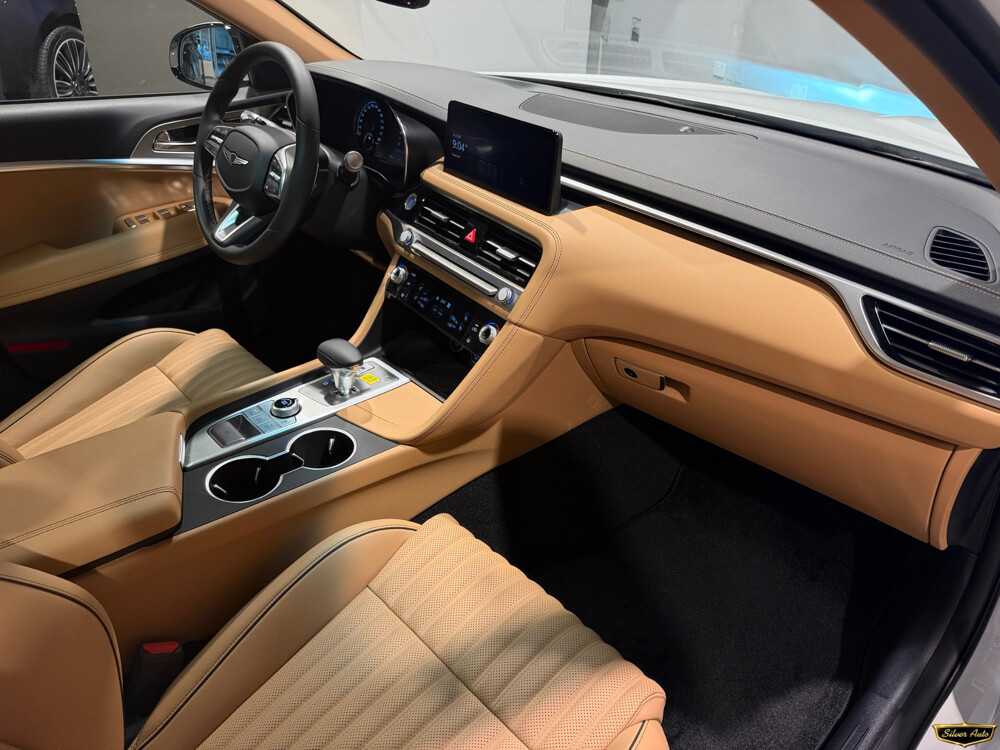 جينيسيس G70 2025