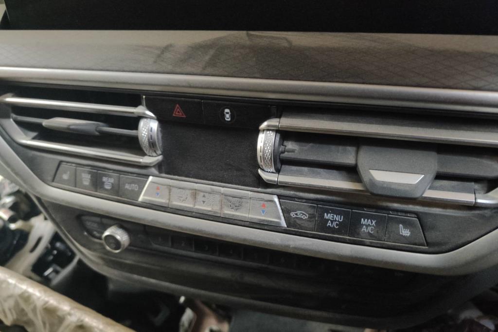 Cabin  Control buttons BMW iX3