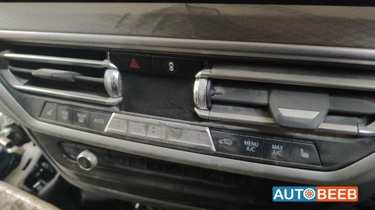 Cabin  Control buttons BMW iX3