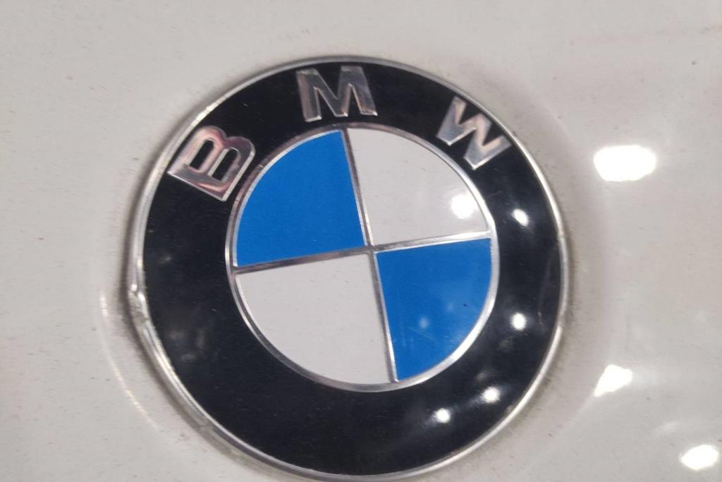 Body  Emblems BMW iX3