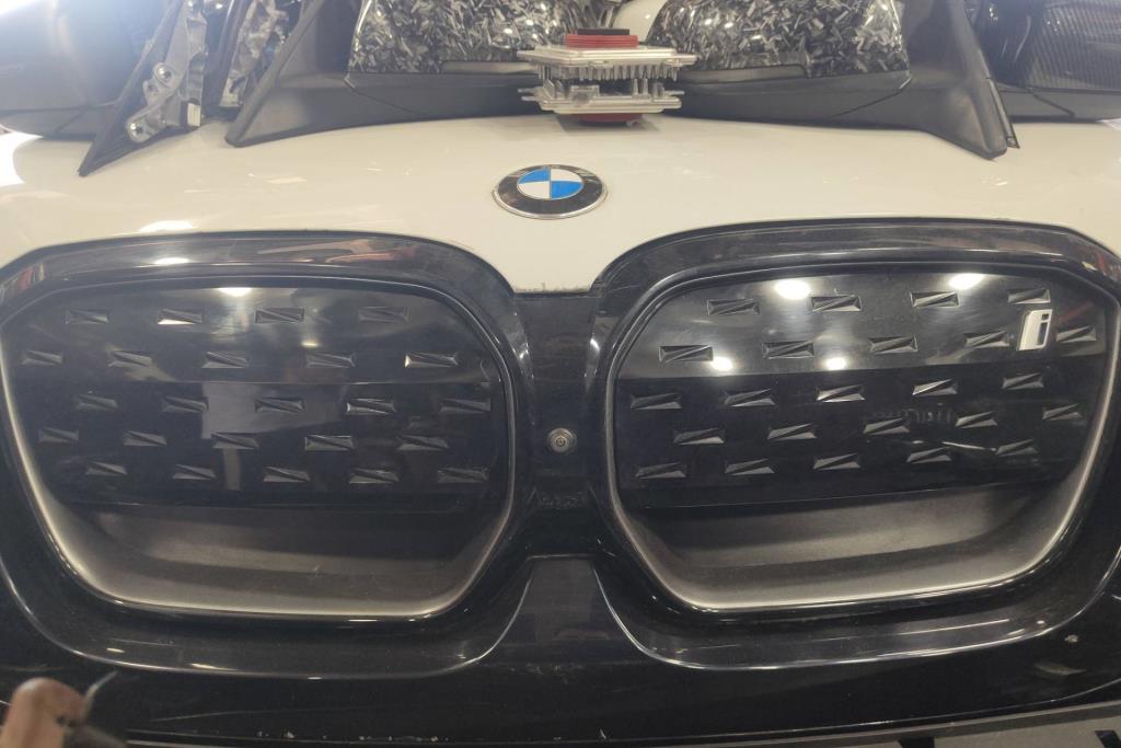 Body  Grilles BMW iX3
