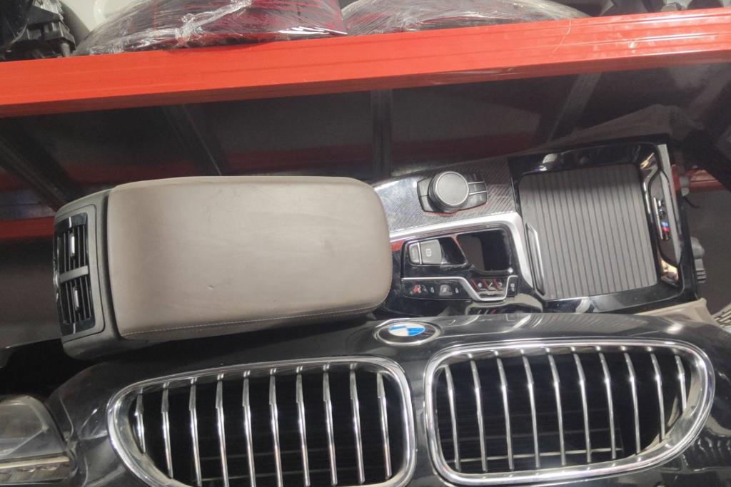 Cabin  Dashboard BMW i4