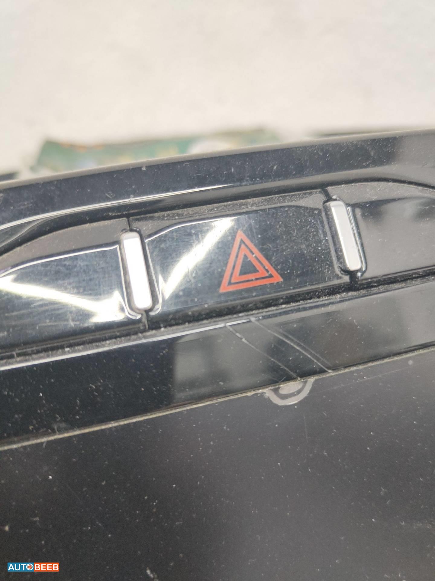 Cabin  Control buttons Dodge RAM