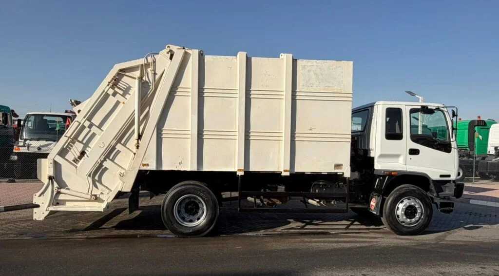 ضاغطة نفايات ايسوزو 2008