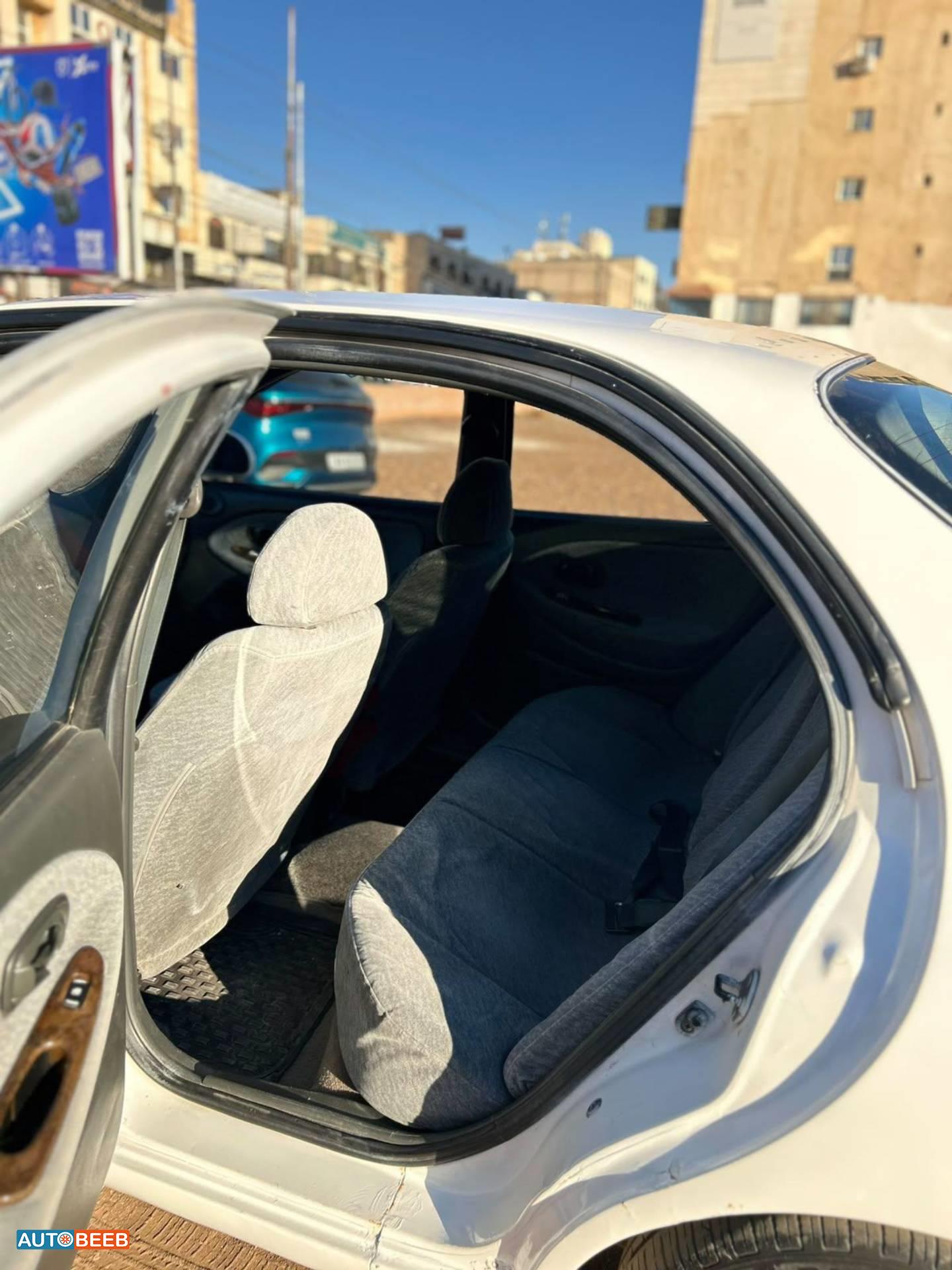 هيونداي افانتي 1996
