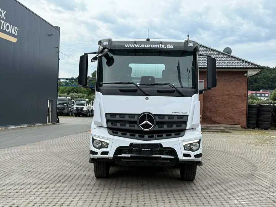 Concrete Mixer Mercedes Benz 2026