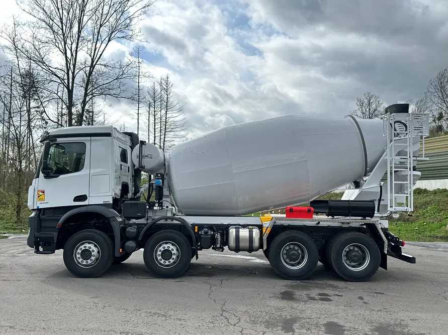 Concrete Mixer Mercedes Benz 2026
