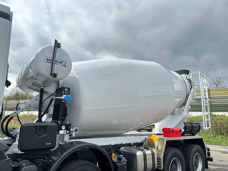 Concrete Mixer Mercedes Benz 2026