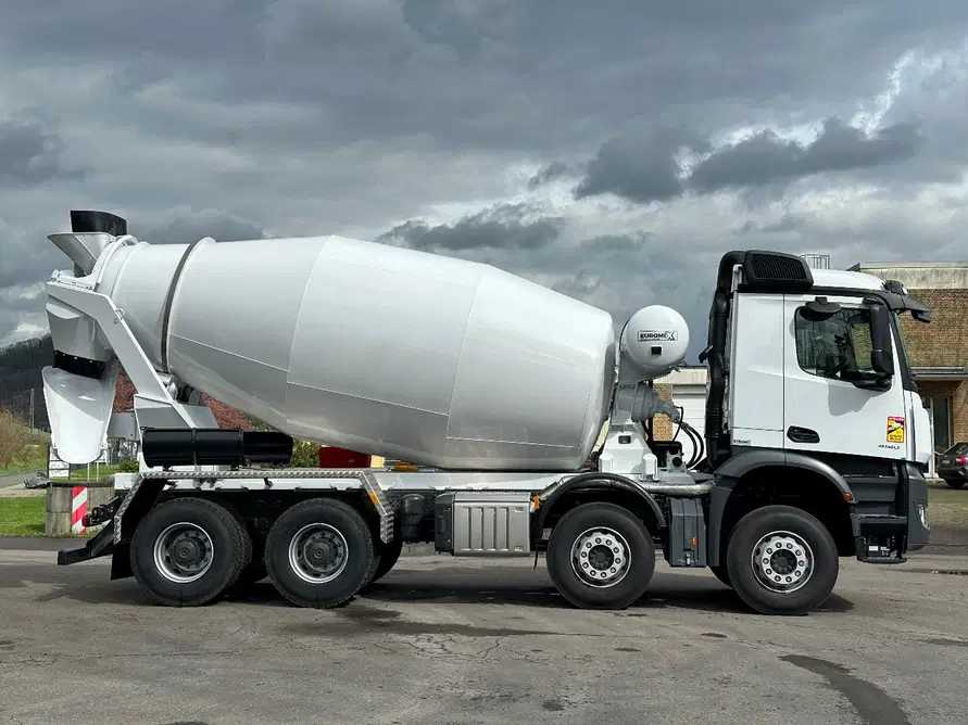 Concrete Mixer Mercedes Benz 2026