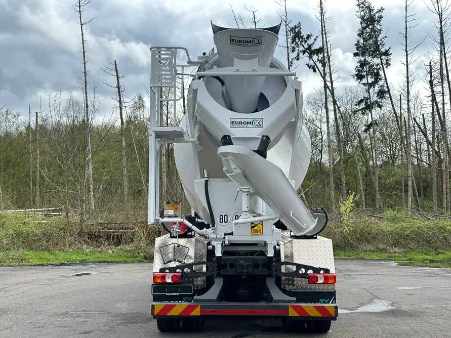 Concrete Mixer Mercedes Benz 2026