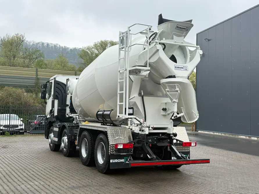 Concrete Mixer Renault 2026