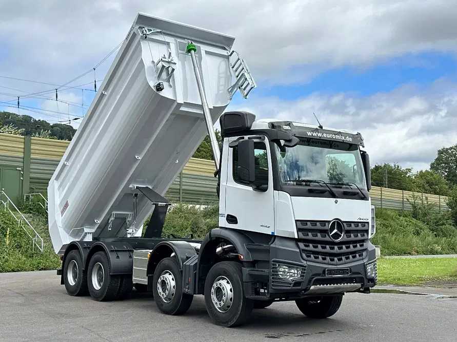 Tipper Mercedes Benz 2026