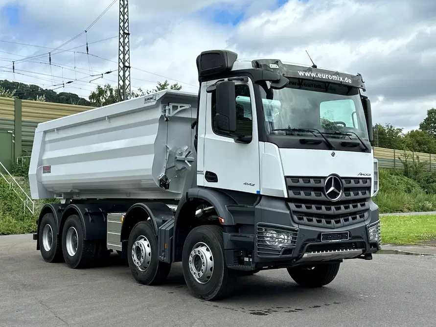 Tipper Mercedes Benz 2026