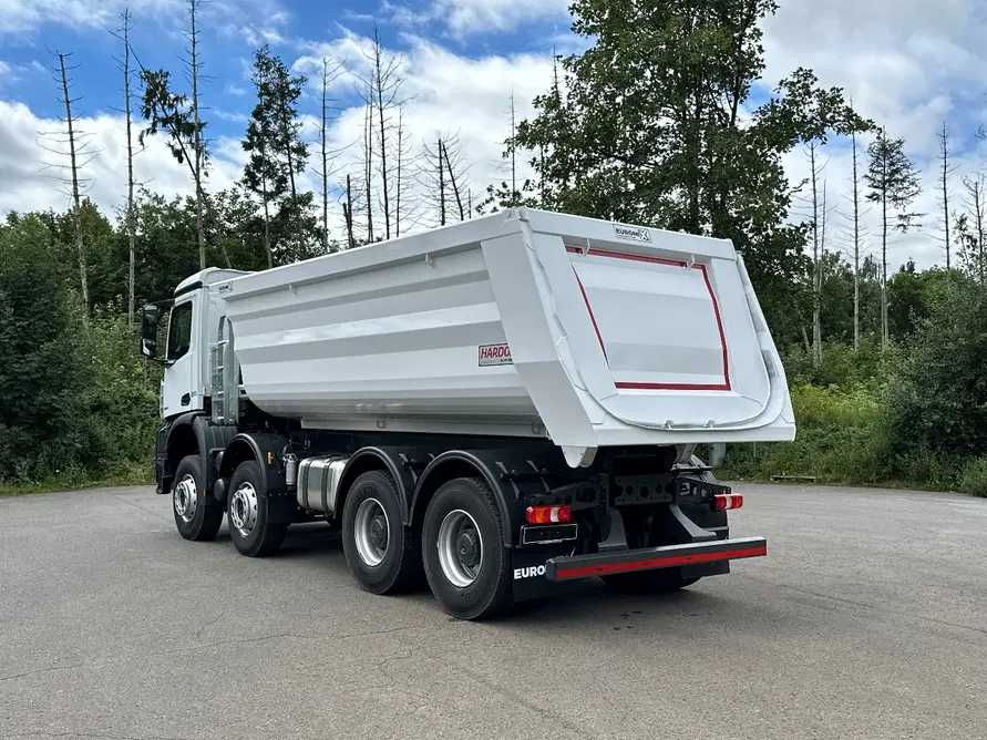 Tipper Mercedes Benz 2026