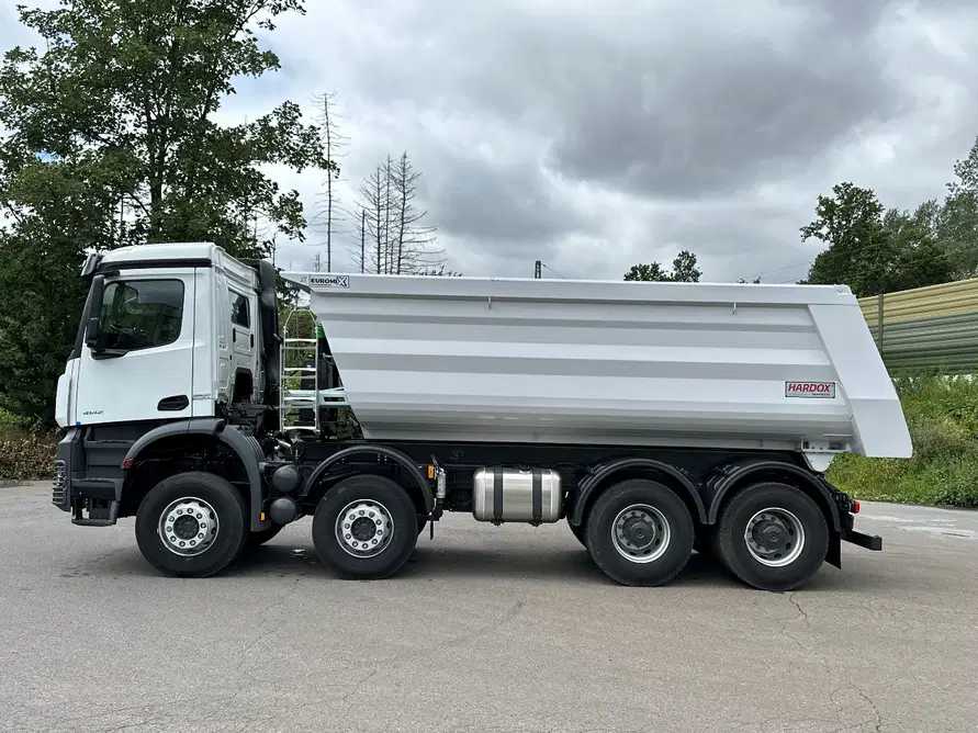 Tipper Mercedes Benz 2026