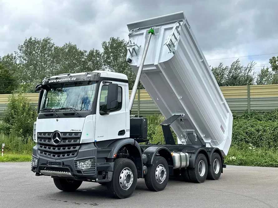 Tipper Mercedes Benz 2026