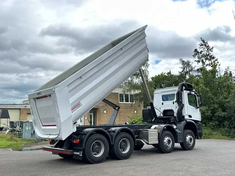 Tipper Mercedes Benz 2026