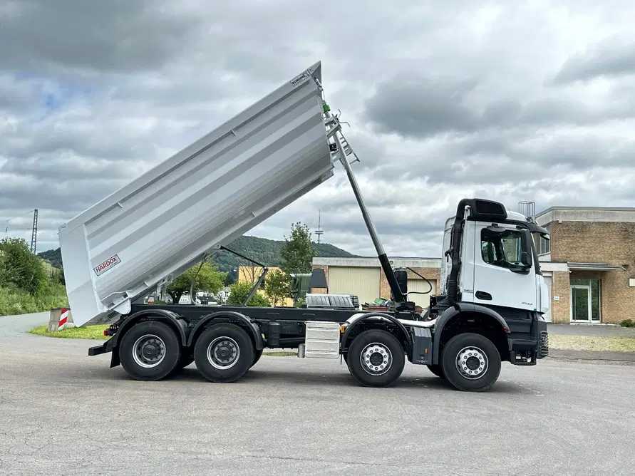 Tipper Mercedes Benz 2026