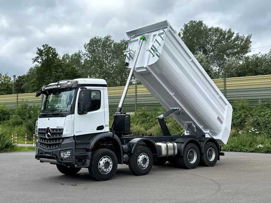 Tipper Mercedes Benz 2026