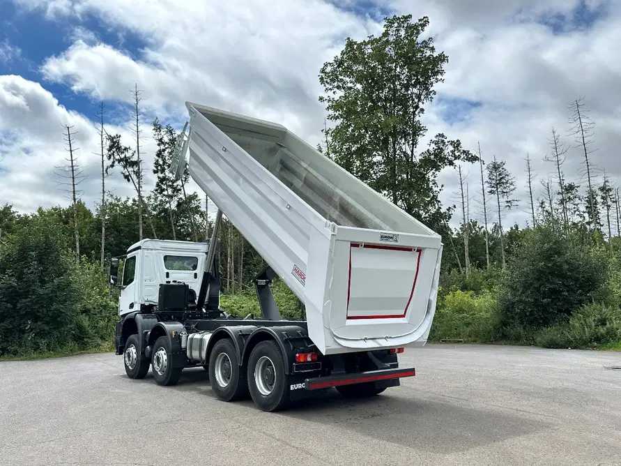 Tipper Mercedes Benz 2026