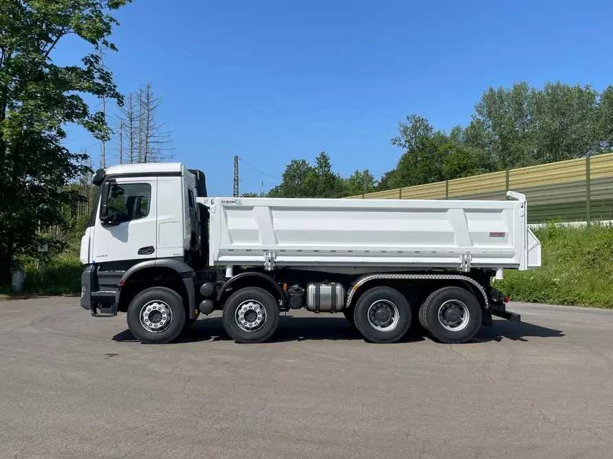 Tipper Mercedes Benz 2026