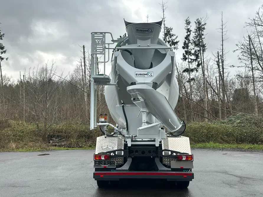 Concrete Mixer Mercedes Benz 2026