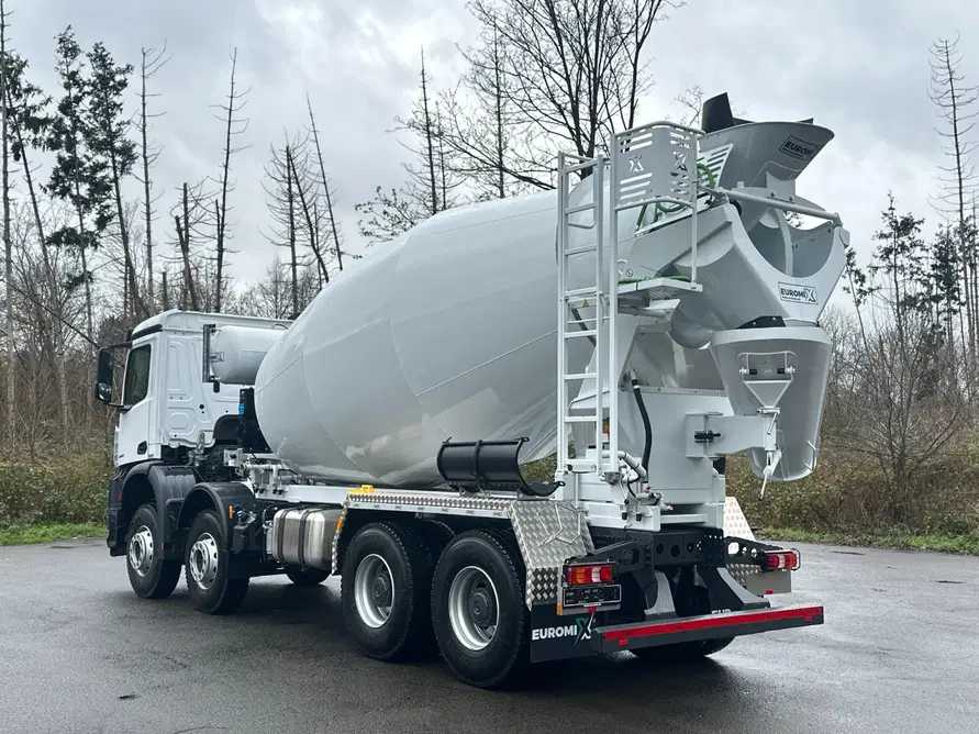 Concrete Mixer Mercedes Benz 2026