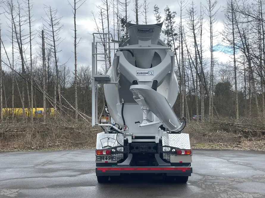 Concrete Mixer Mercedes Benz 2026