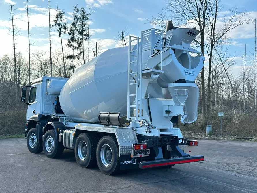 Concrete Mixer Mercedes Benz 2026