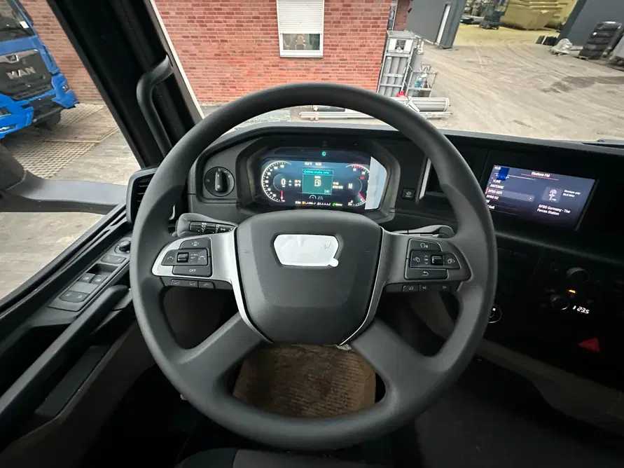 Tractor Unit MAN 2025
