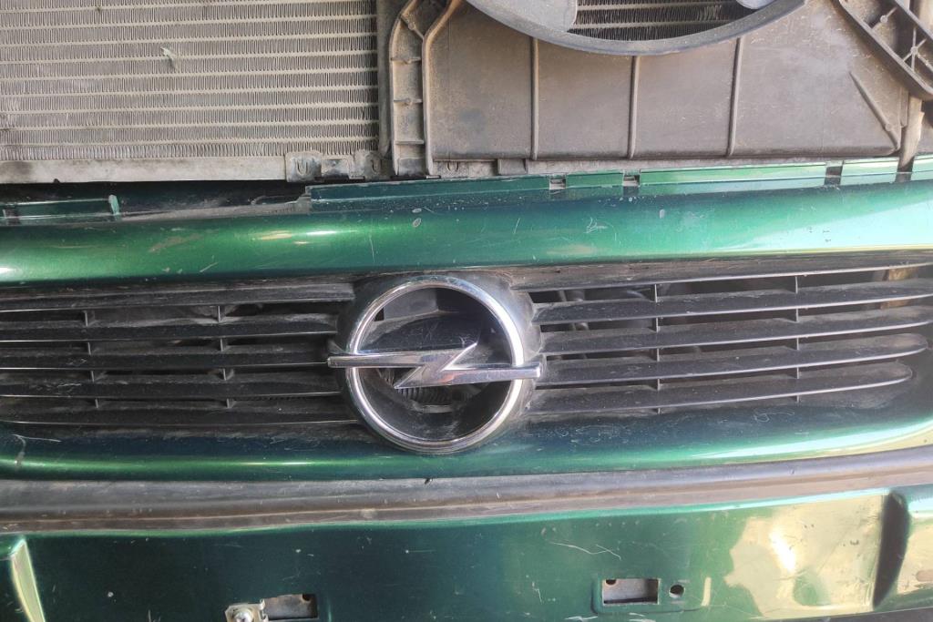 Body  Grilles Opel Astra