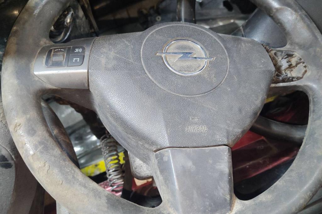 Cabin  Steering Wheel Opel Vectra