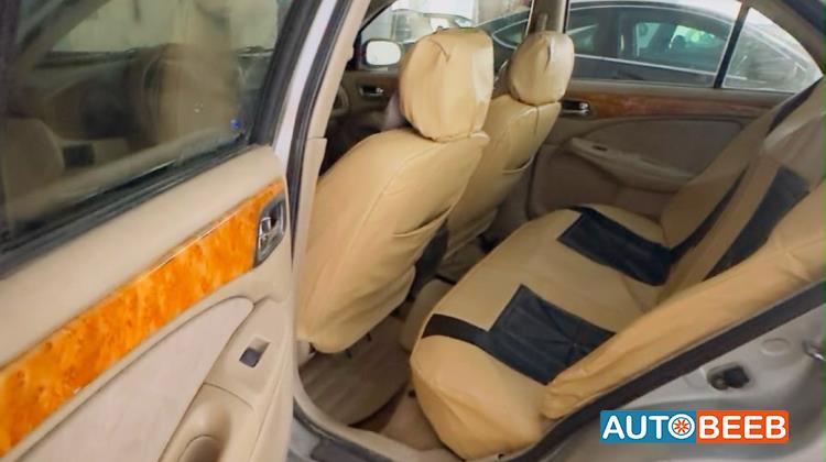 Nissan Sunny 2001