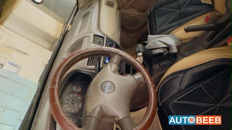 Nissan Sunny 2001