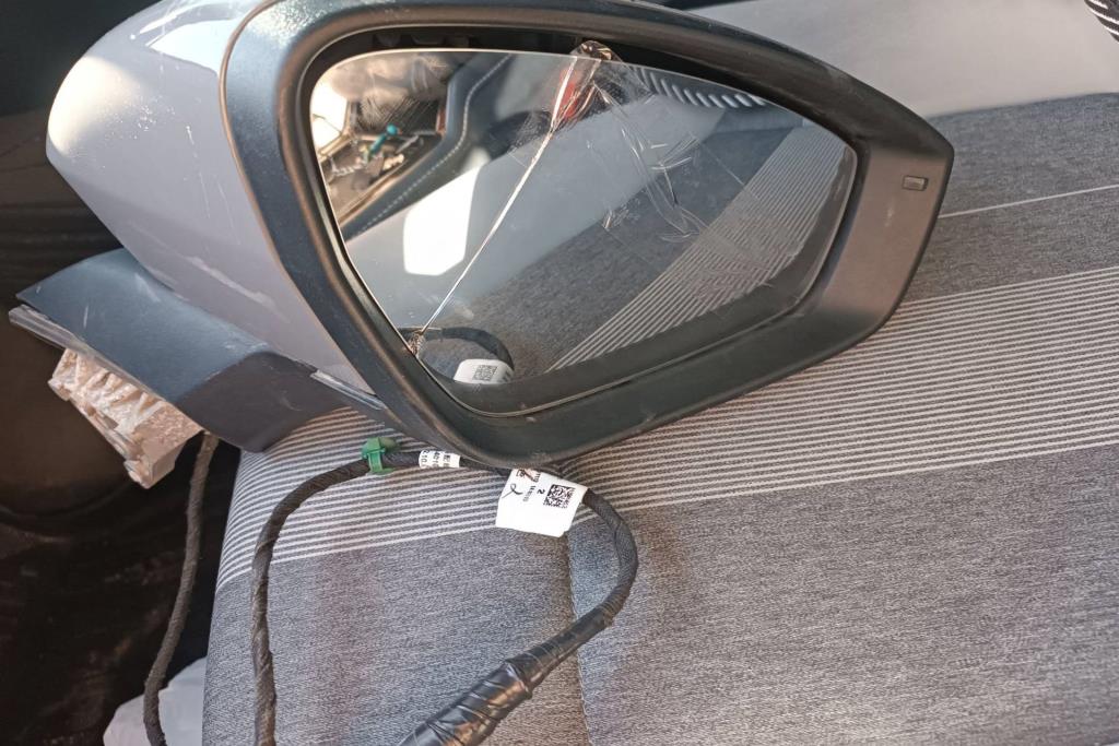 Volkswagen ID 4 مرآة يمين 