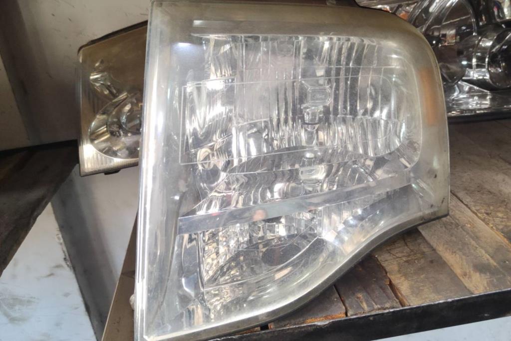 Lights Front light Ford Expedition